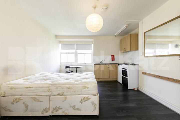 Beautiful bedsit set on the first floor of a period conversion Howitt Road, Belsize Park
